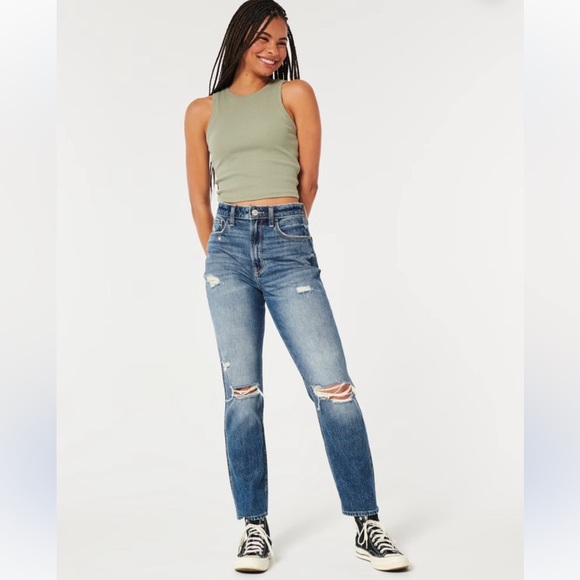 Hollister women’s Ultra High-Rise Ripped Medium Wash Mom Jeans. Size 00/24R - Picture 1 of 7